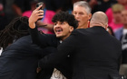 NBA正式宣布终身禁赛决定，这位球员因严重违规行为被彻底封杀，即便文班亚马再努力也无力挽回其职业生涯，此举引发广泛争议与深度反思